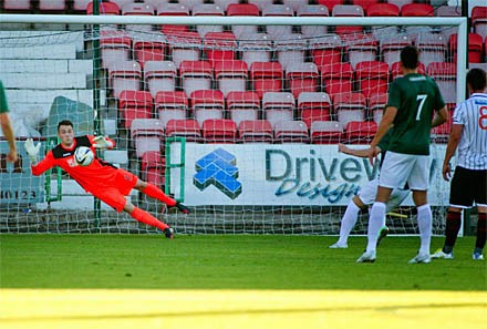 Ryan Scully saves from Liam Craig