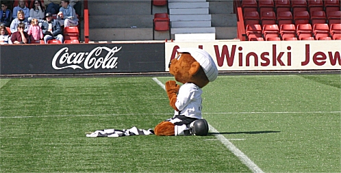 Sammy offers prayers