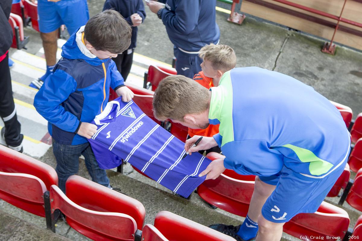 Young Pars Meet the Players