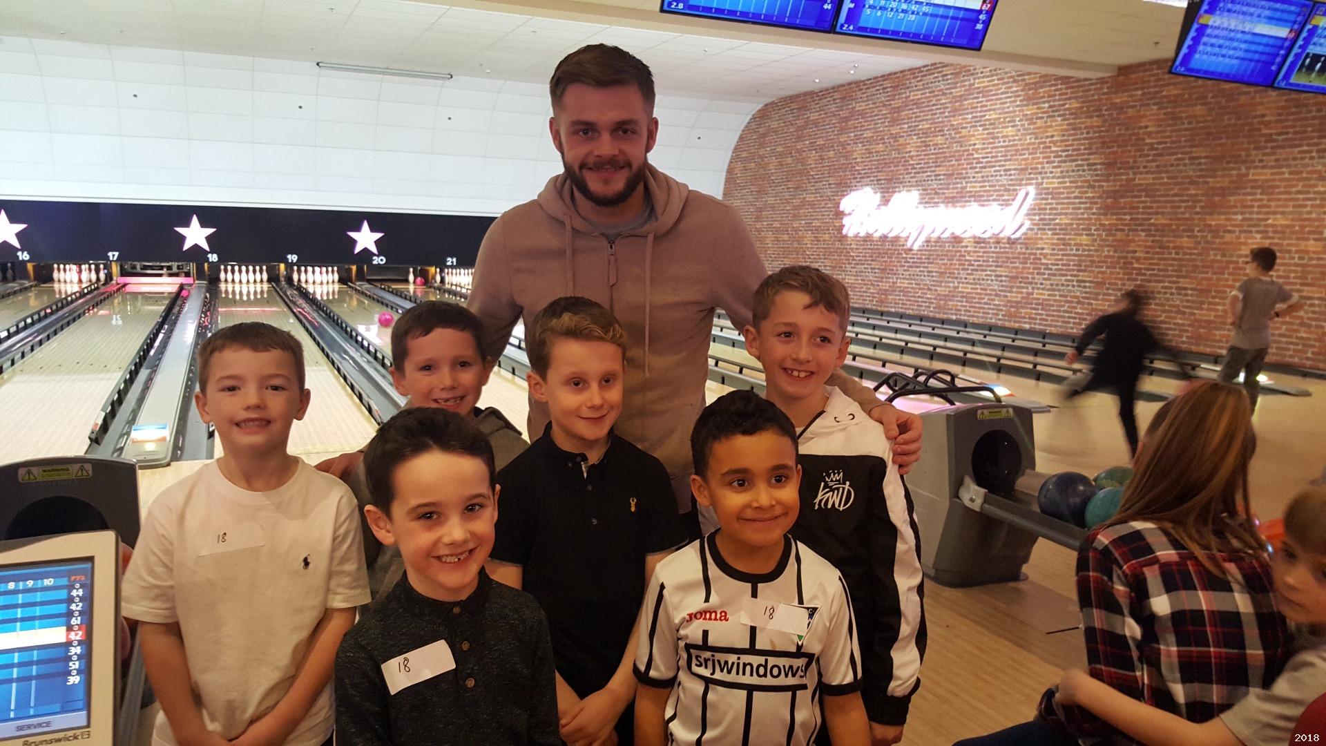 Young Pars Bowling Night